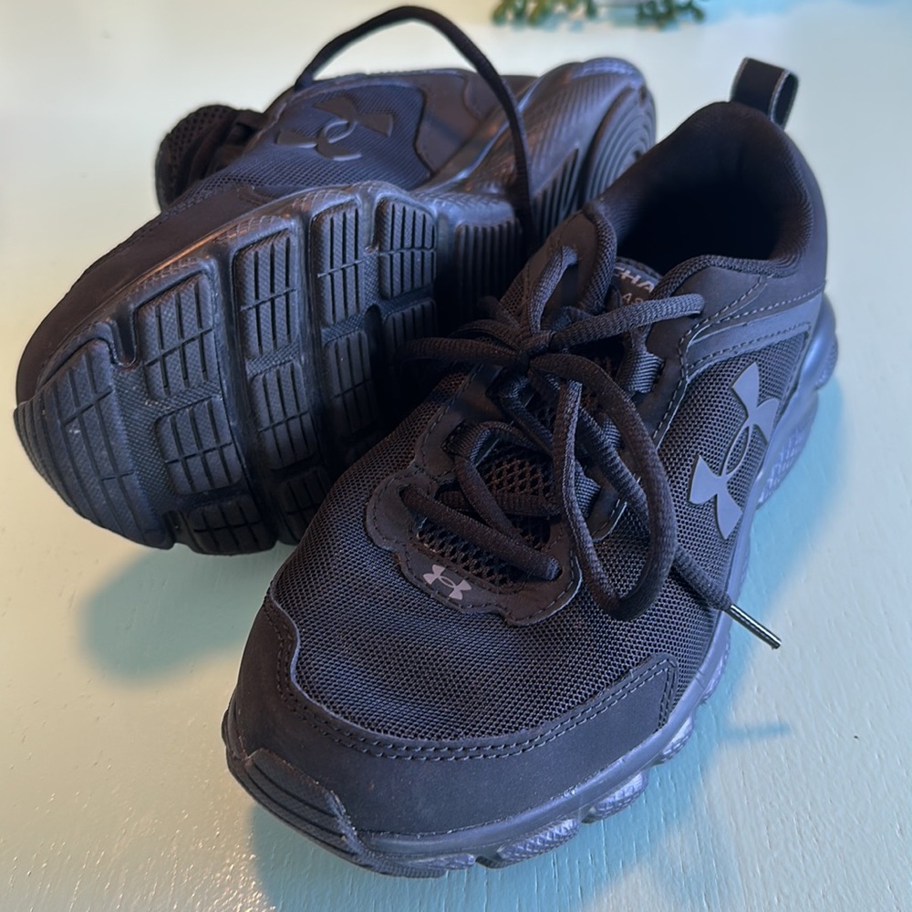 Under Armour charged black sneakers size 7 US